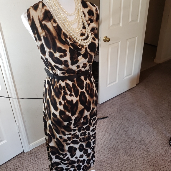 Flattering mid-lenght animal print dress size 16 - Picture 3 of 3